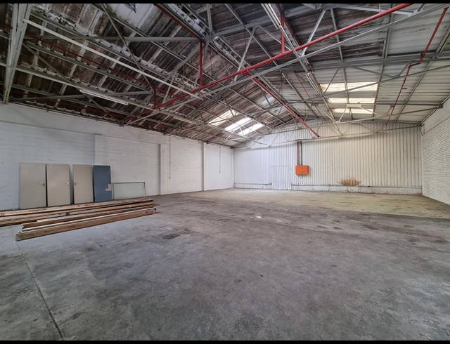 319M² WAREHOUSE TO LET IN BELLVILLE SOUTH